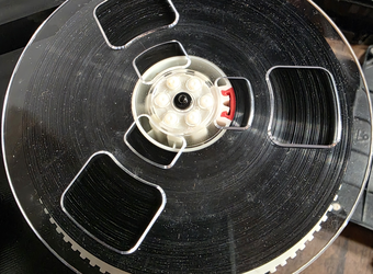 A cleaned tape reel