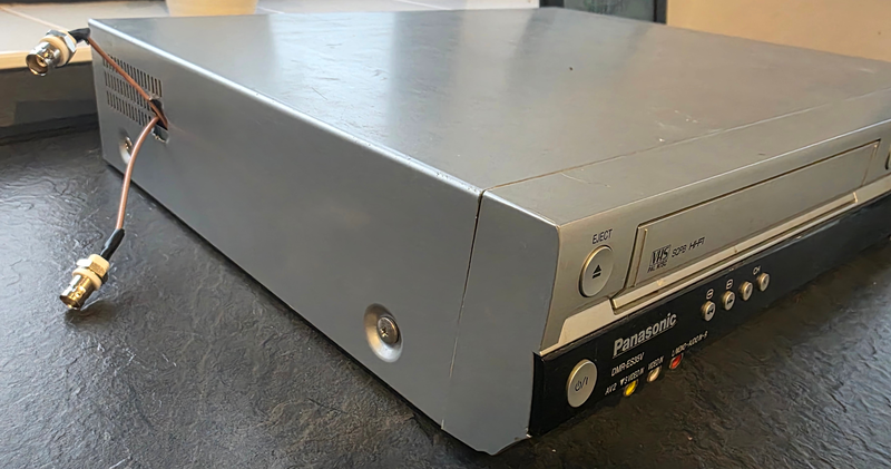 The VCR DMR-ES35V with externally routed BNC connectors for the taps